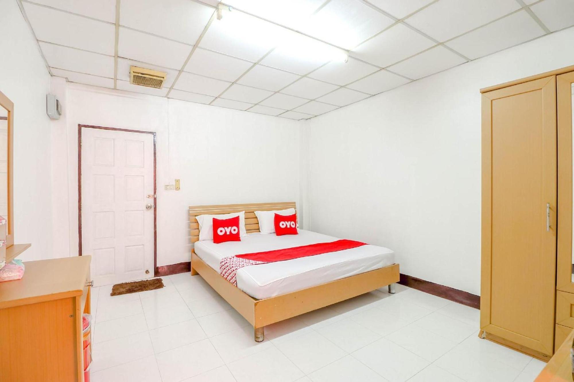 OYO 525 MRT Phetkasem 48-1 Place Bangkok Kültér fotó