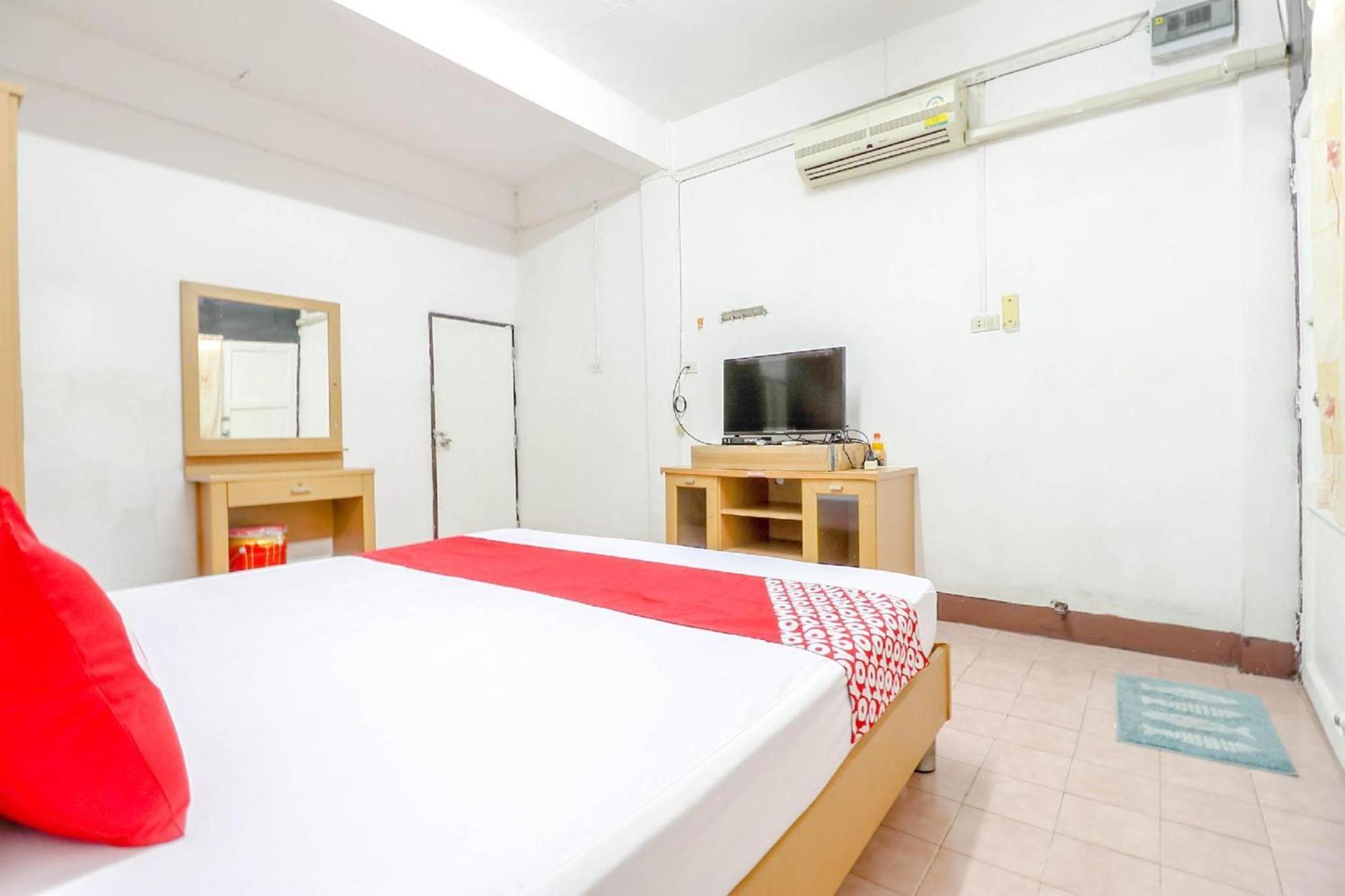 OYO 525 MRT Phetkasem 48-1 Place Bangkok Kültér fotó